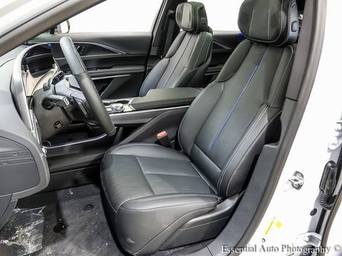 New 2025 Cadillac Lyriq Luxury image 8