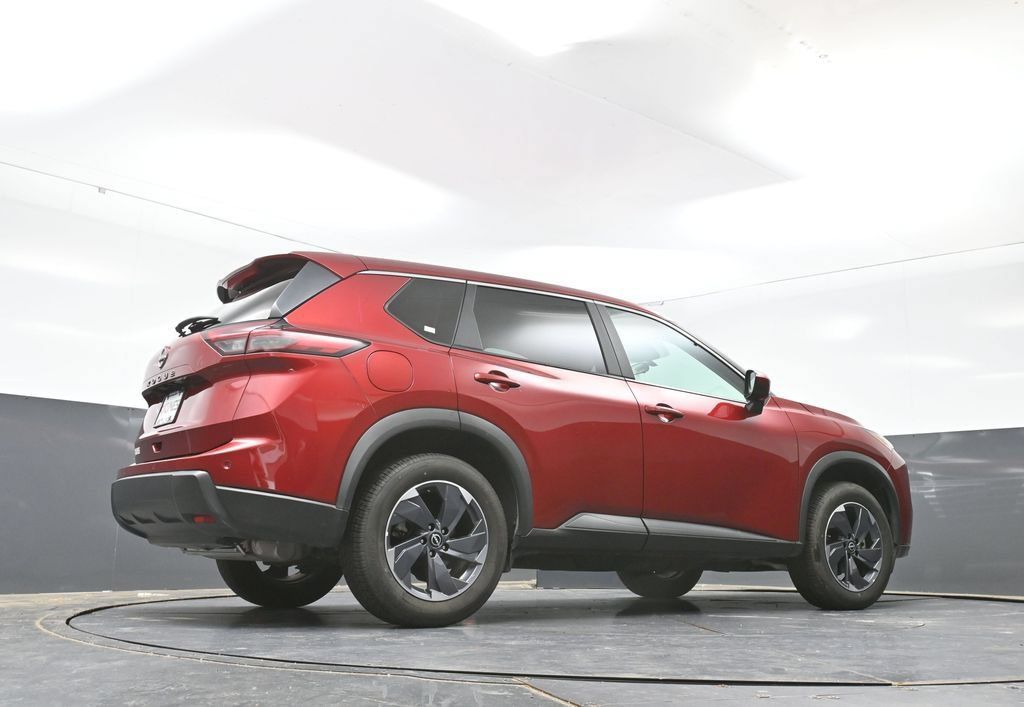 Used 2025 Nissan Rogue SV FWD image 39
