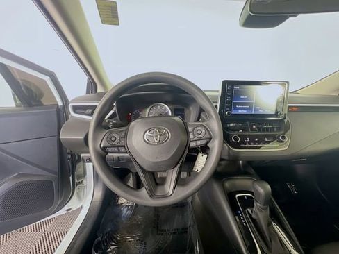 Used 2020 Toyota Corolla LE FWD image 14