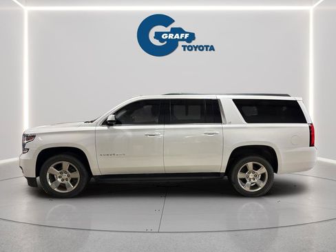 Used 2018 Chevrolet Suburban LT w/ Luxury Package AWD/4WD image 3