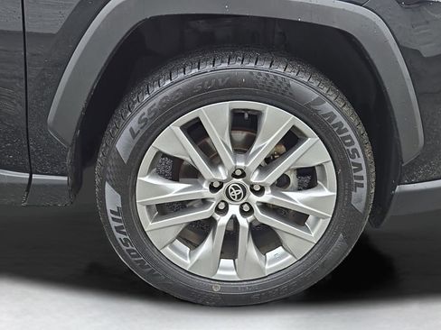 Used 2021 Toyota RAV4 XLE Premium image 6