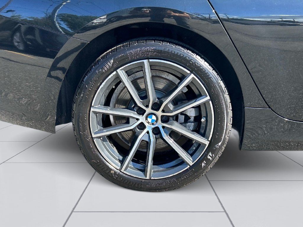 Used 2019 BMW 330i xDrive Sedan w/ Premium Package AWD/4WD image 11