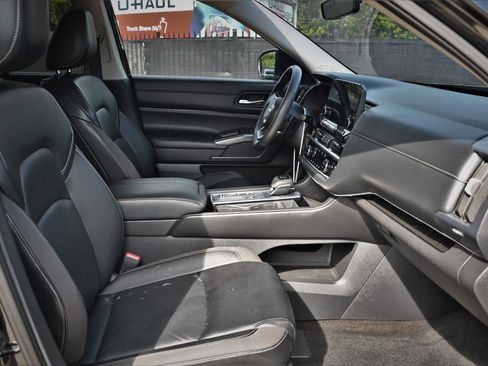 Used 2024 Nissan Pathfinder SL w/ SL Premium Package FWD image 12
