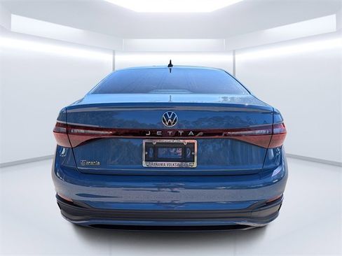Certified 2025 Volkswagen Jetta Sport image 4