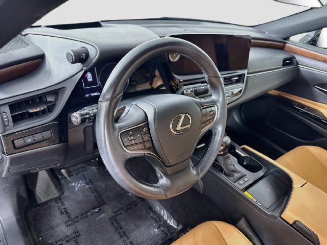 Used 2024 Lexus ES 300h w/ Premium Package FWD image 9