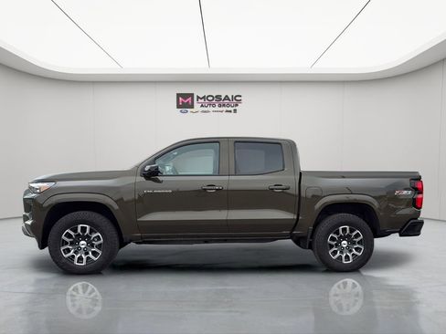 Used 2023 Chevrolet Colorado Z71 w/ Z71 Convenience Package 2 AWD/4WD image 4