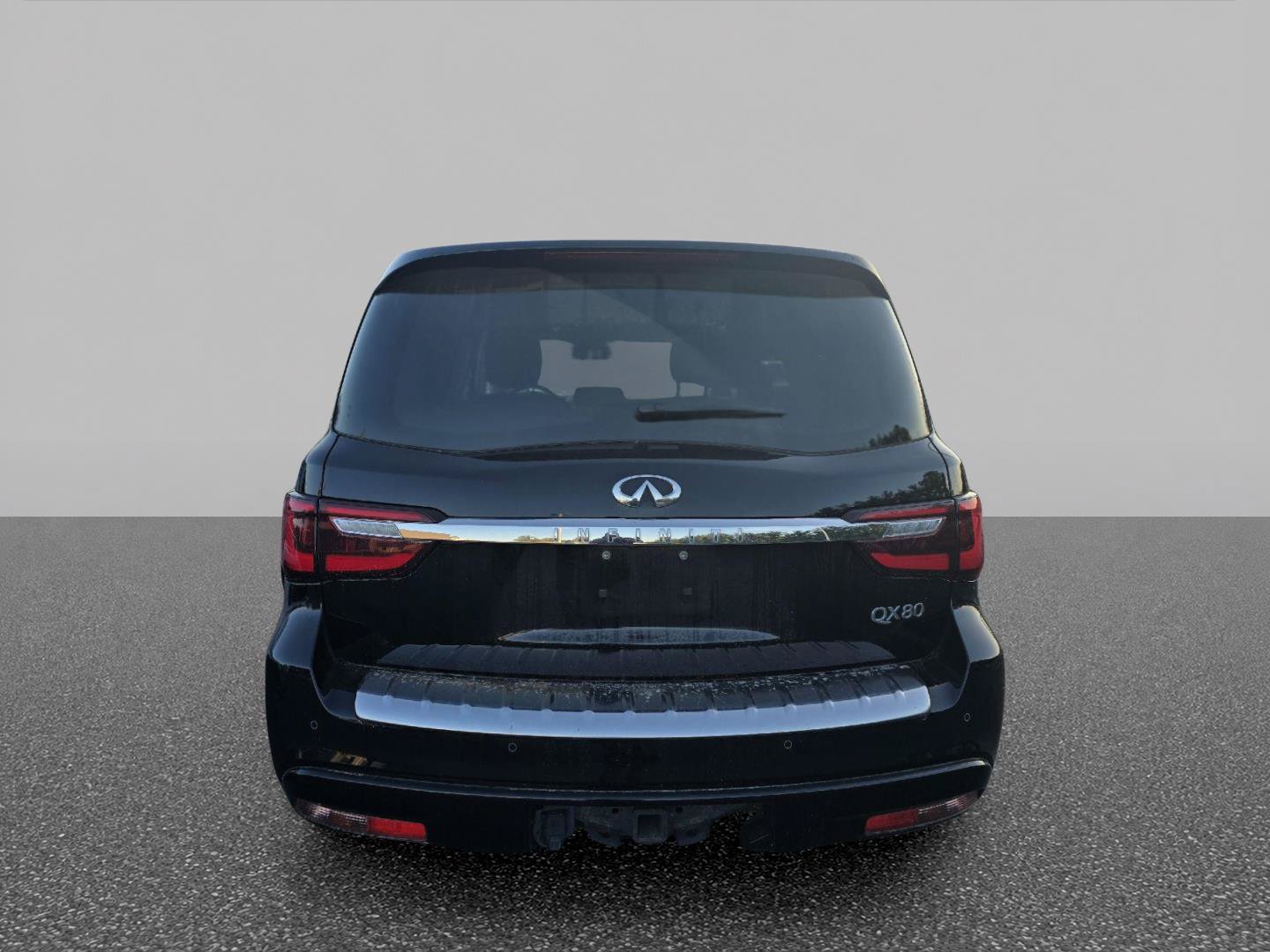 Used 2023 INFINITI QX80 Luxe w/ Cargo Package RWD image 3