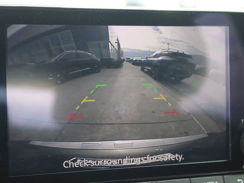 Used 2023 Nissan Rogue S image 33