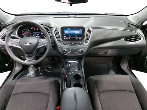 Used 2020 Chevrolet Malibu LT image 9