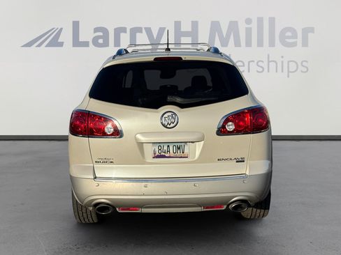Used 2011 Buick Enclave CXL image 4