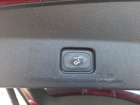 Used 2016 Ford Explorer Limited image 12