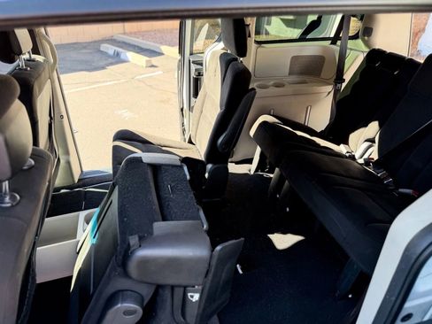 Used 2015 Dodge Grand Caravan SXT image 10
