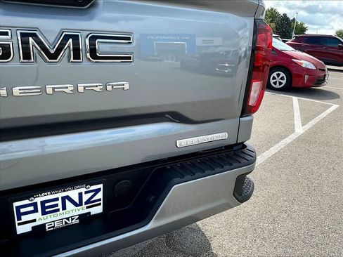 Used 2025 GMC Sierra 1500 Elevation w/ LPO, Elevation Black Package AWD/4WD image 27