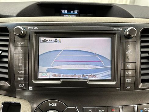 Used 2011 Toyota Sienna XLE w/ Premium Pkg image 17