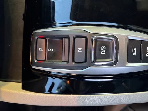 Used 2017 Honda Pilot Touring image 25