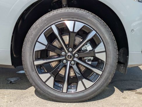 New 2026 Volvo XC60 B5 Plus w/ Protection Package Premier image 11