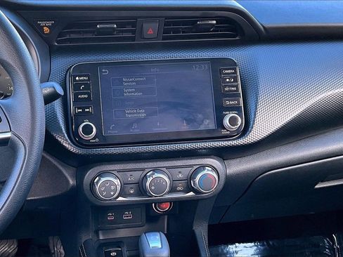 Used 2024 Nissan Kicks SV image 8