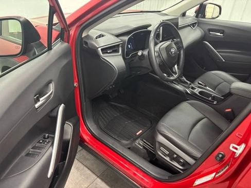 Used 2024 Toyota Corolla Cross XLE FWD image 10