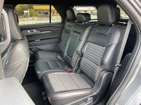 Certified 2025 Ford Explorer ST-Line w/ ST-Line Street Pack image 20