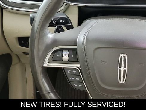 Used 2017 Lincoln Continental Select w/ Climate Package AWD/4WD image 27