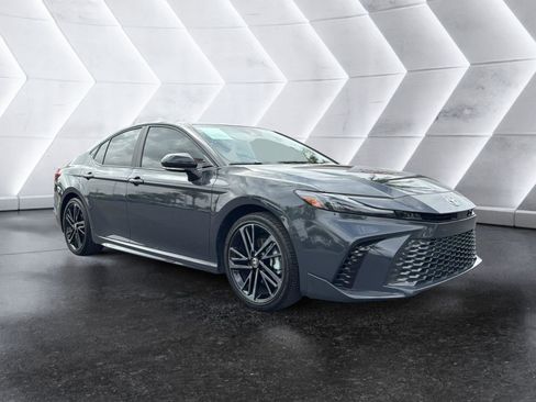 Certified 2025 Toyota Camry XSE image 1