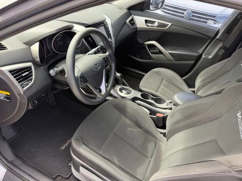Used 2016 Hyundai Veloster FWD image 7