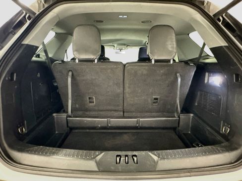 Used 2021 Ford Explorer XLT w/ Equipment Group 202A AWD/4WD image 31