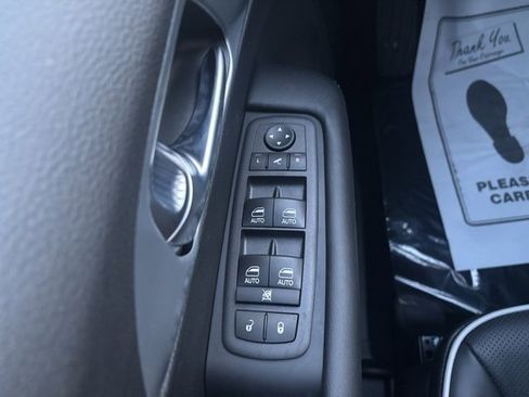 New 2026 Chrysler Pacifica Limited w/ S Appearance Package image 12