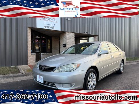 Used 2005 Toyota Camry LE image 1