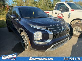 Used 2022 Mitsubishi Outlander SE image 1