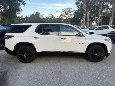 Used 2021 Chevrolet Traverse Premier w/ Redline Edition AWD/4WD image 8