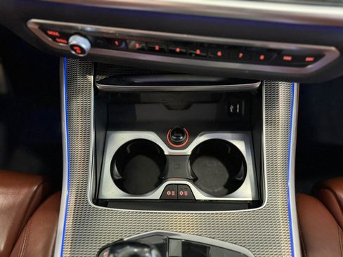 Used 2019 BMW X5 xDrive50i w/ M Sport Package image 29