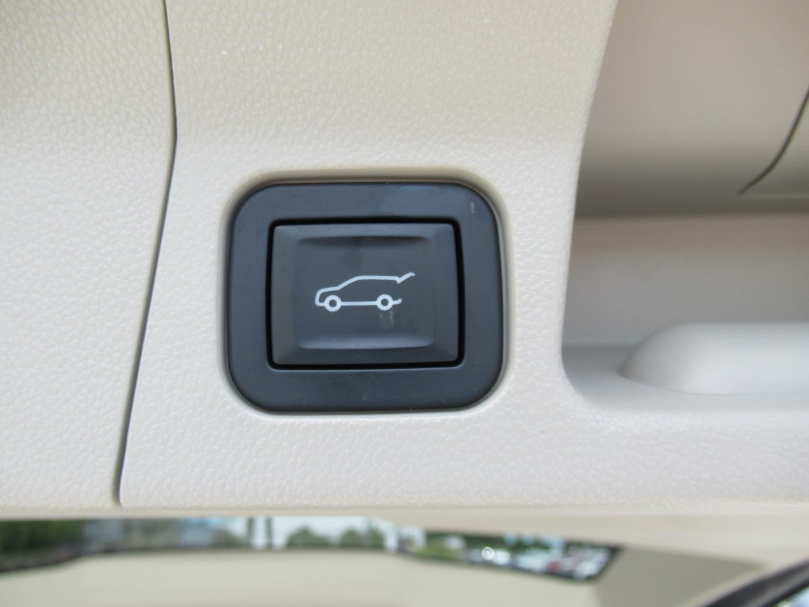 Used 2019 GMC Acadia Denali w/ Technology Package FWD image 42