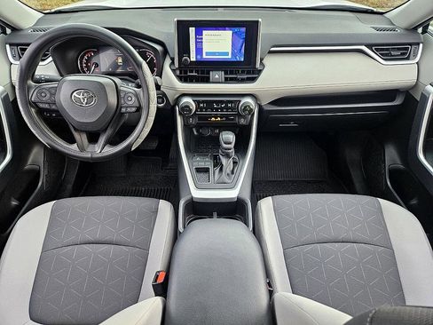 Used 2025 Toyota RAV4 XLE image 10