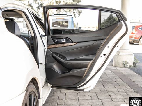 Used 2016 Nissan Maxima Platinum image 37