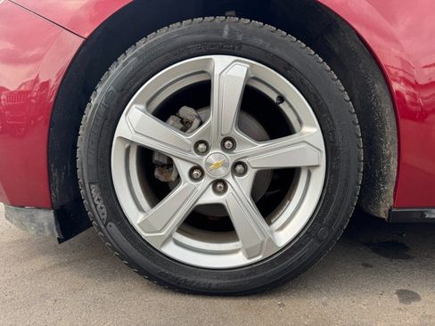 Used 2017 Chevrolet Volt LT FWD image 13