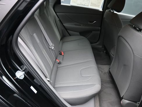 Used 2023 Hyundai Elantra SEL w/ Convenience Package image 23