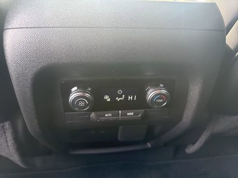 Used 2025 GMC Acadia Elevation w/ Elevation Premium Package image 18