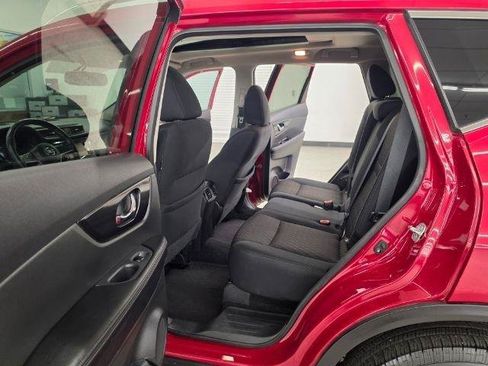 Used 2017 Nissan Rogue SV AWD/4WD image 34