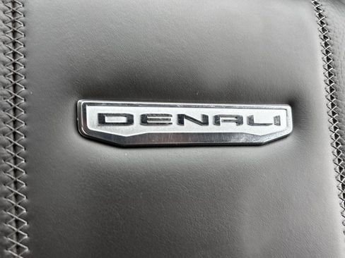 Used 2025 GMC Yukon XL Denali AWD/4WD image 41
