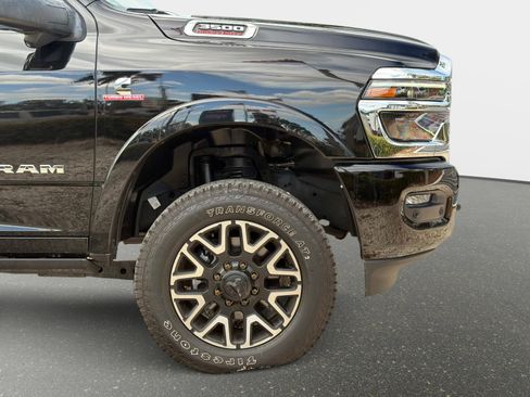 Used 2025 RAM 3500 Longhorn image 20