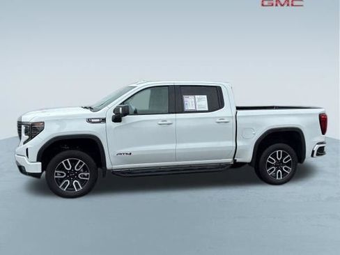 Used 2024 GMC Sierra 1500 AT4 w/ AT4 Preferred Package AWD/4WD image 2
