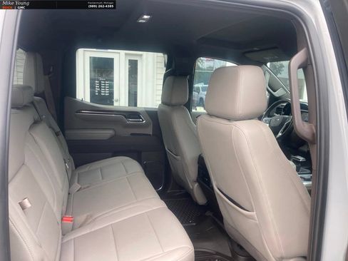 Used 2024 Chevrolet Silverado 1500 LT Trail Boss w/ Convenience Package II AWD/4WD image 48