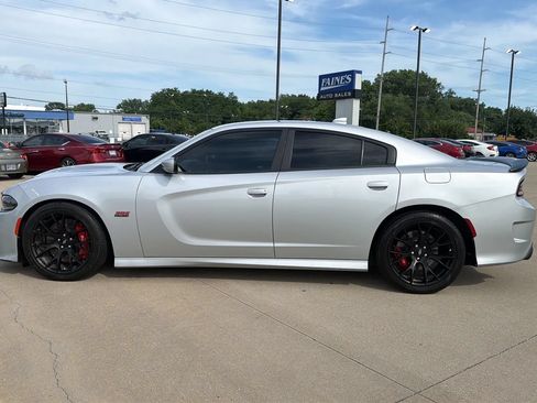 Used 2019 Dodge Charger Scat Pack w/ Dynamics Package RWD image 9