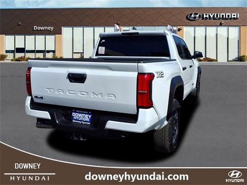 Used 2024 Toyota Tacoma TRD Off-Road image 4