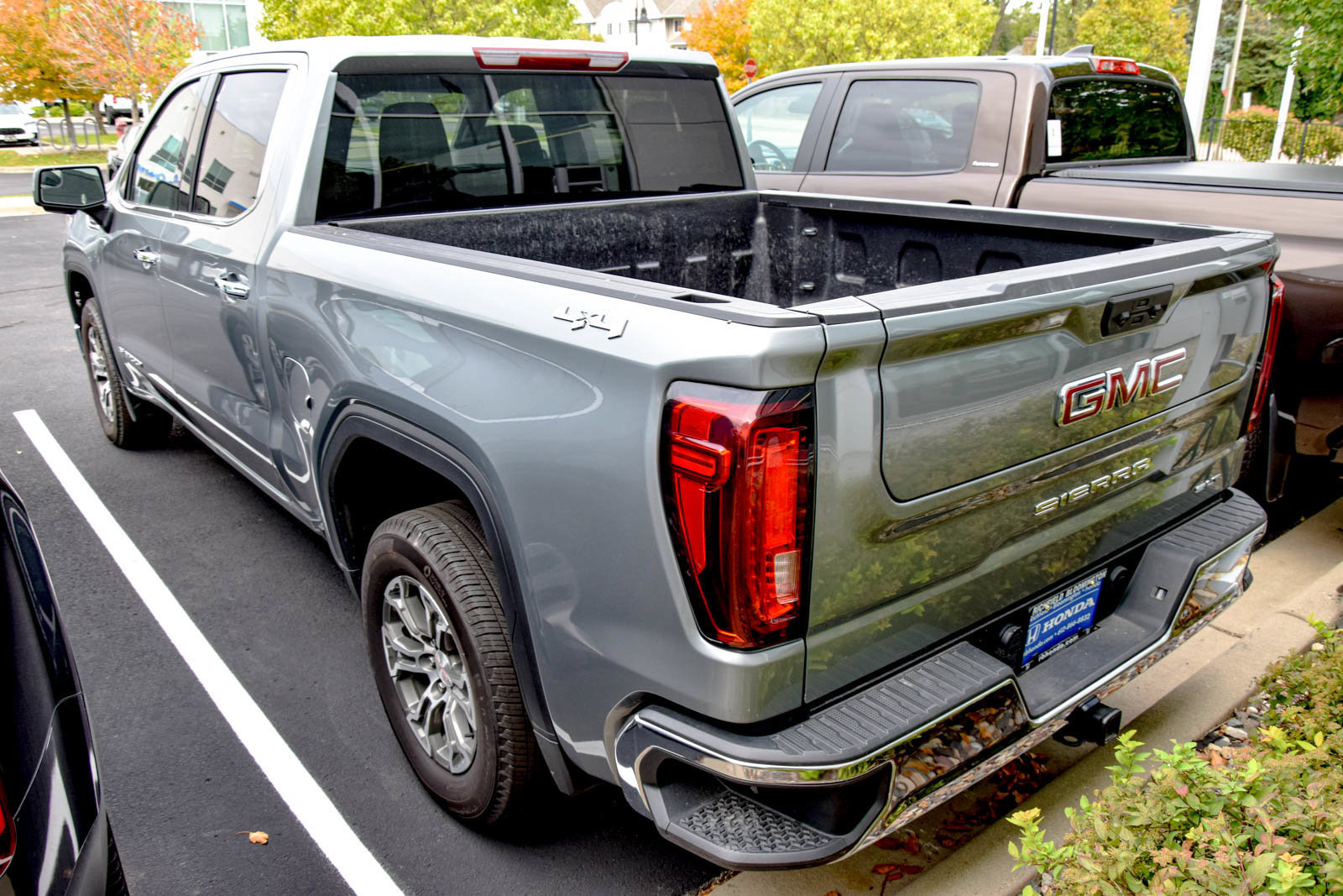 Used 2026 GMC Sierra 1500 SLT AWD/4WD image 17