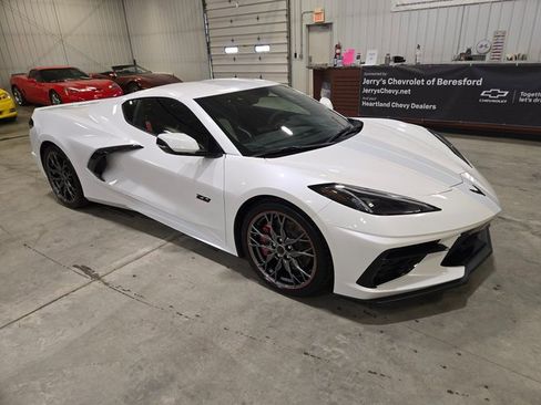 Used 2023 Chevrolet Corvette Stingray Premium Cpe w/ Z51 Performance Package image 7
