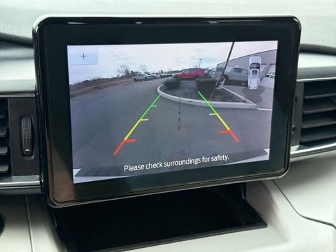 Used 2020 Ford Explorer XLT w/ Equipment Group 202A image 30