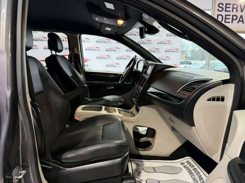 Used 2019 Dodge Grand Caravan SXT FWD image 42