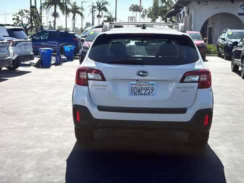 Used 2018 Subaru Outback 3.6R Limited AWD/4WD image 5